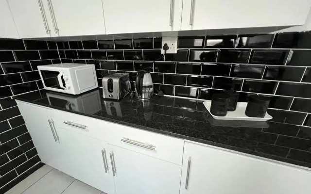 Safi Suites-Cozy 3 bedroom Apt-8