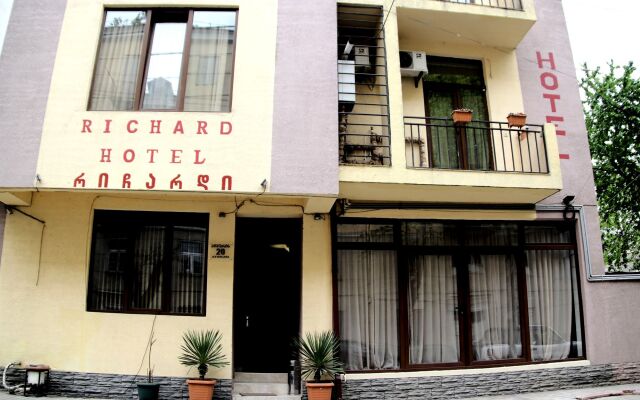 Hotel Richard вид на фасад