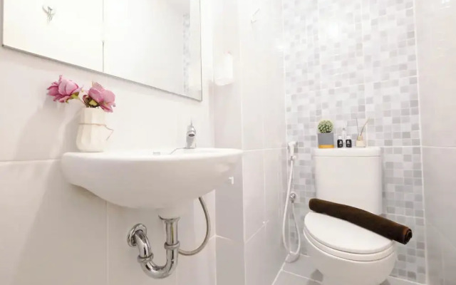 Basic Look Studio (No Kitchen) Apartment Tokyo Riverside Pik 2