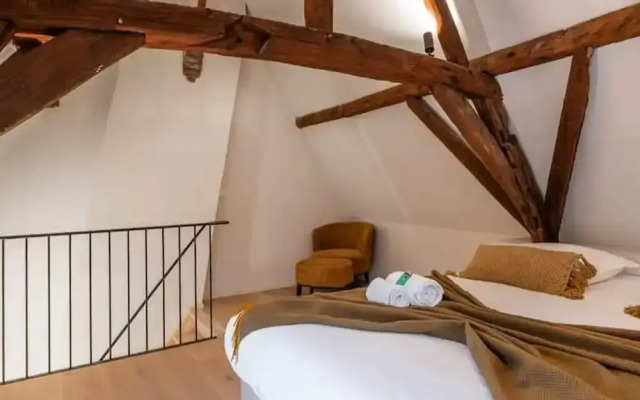 City-view Loft With Wooden Beams and Mezzanine