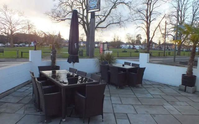OYO The Watermans Arms Hersham