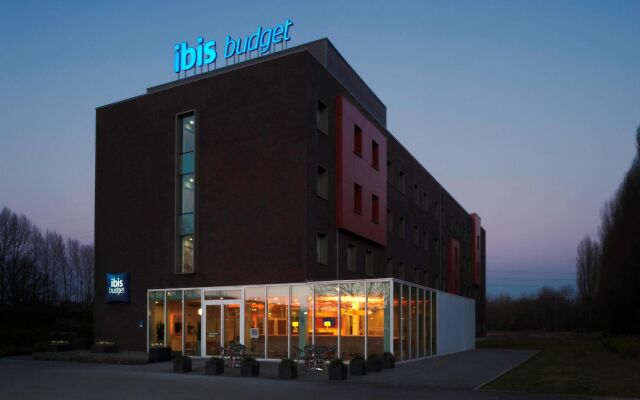 Отель ibis budget Antwerpen Port вид на фасад