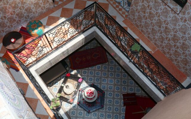 Отель Hôtel & Riad Hayat вид на фасад