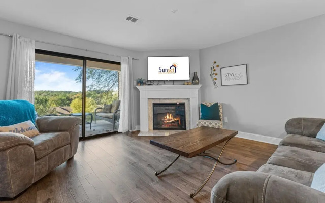 Swanky Sanctuary 2 Bedroom Condo by RedAwning