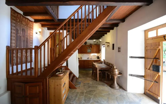 Aronia Stone House