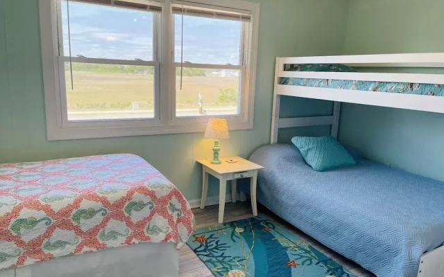 Turtley Paradise East 3 Bedroom Home by RedAwning