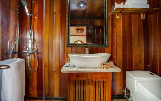 Flamingo Luxury Cruises