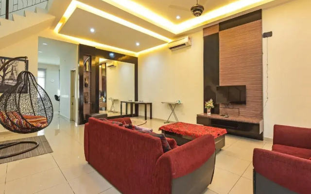 OYO Home  90532 Casa Azlinda Muslim Homestay Ii