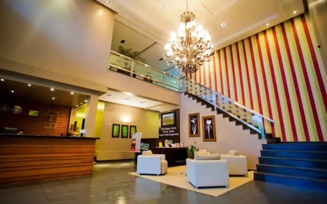 Aipana Plaza Hotel