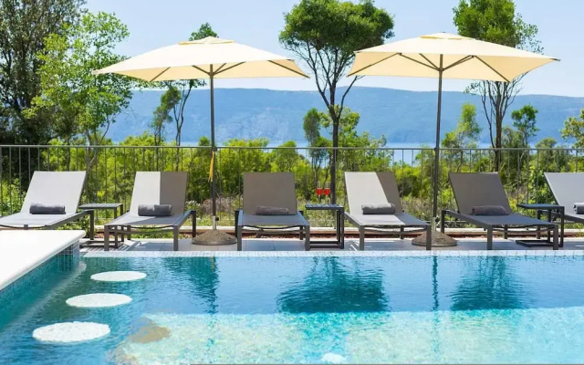 Villa Lord With Heated Pool Jacuzzi and Sauna