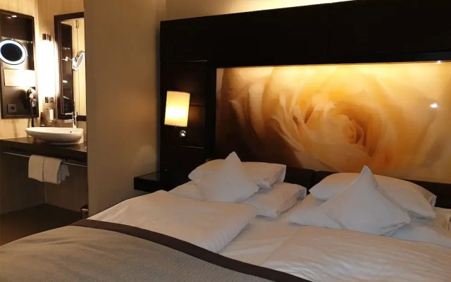 Room-sun Shine Senior Suite Full View