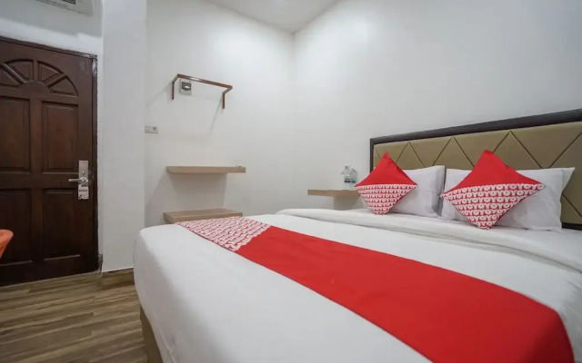 OYO 1270 Residence 8