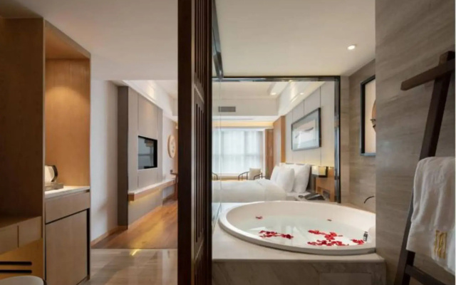 Charm City Kai Guan Hotel
