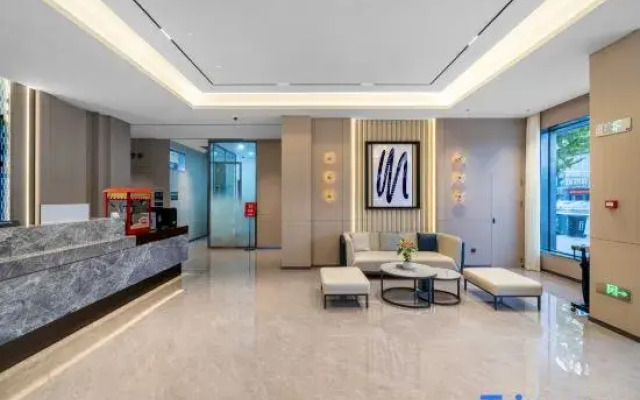 OKDAY Hotel (Wuyue Plaza, Suizhou)