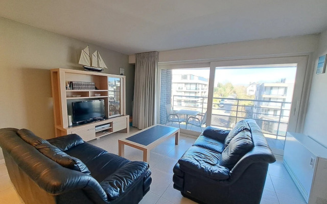 Coastal Apartment With Sleeping Alcove