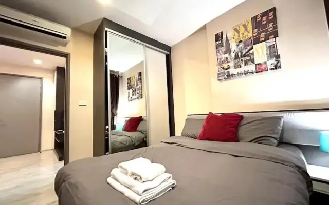 Central Pattaya Condo With Infinity Pool
