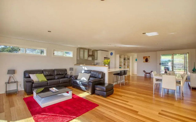 Seaview Apartment