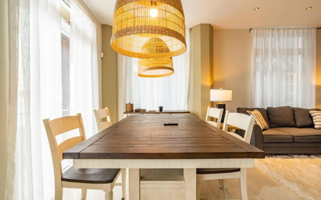 Fabulous Chic Apartment Filled w Natural Light at Famous Handelskade