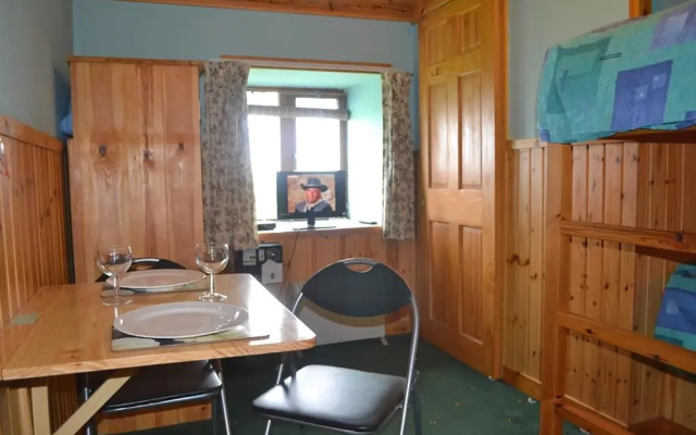Ayres Rock Hostel & Campsite