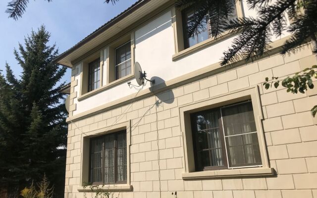 Polet Hostel вид на фасад