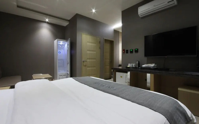 Gallery Hotel
