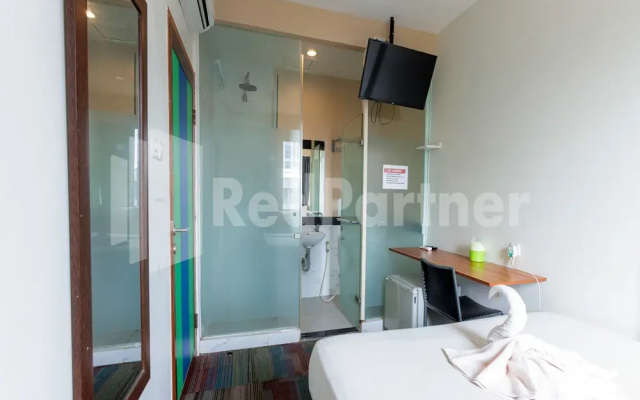 Ichiza Room RedPartner