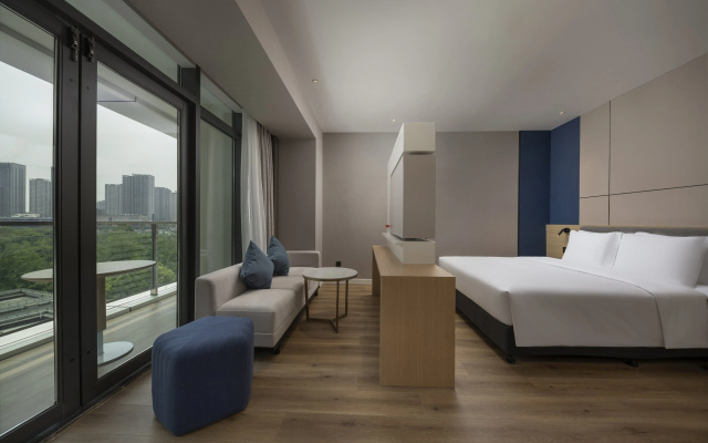 Holiday Inn Express Chongqing Caiyun Lake