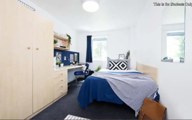 Bright Rooms for STUDENTS Only - Bedford, SK