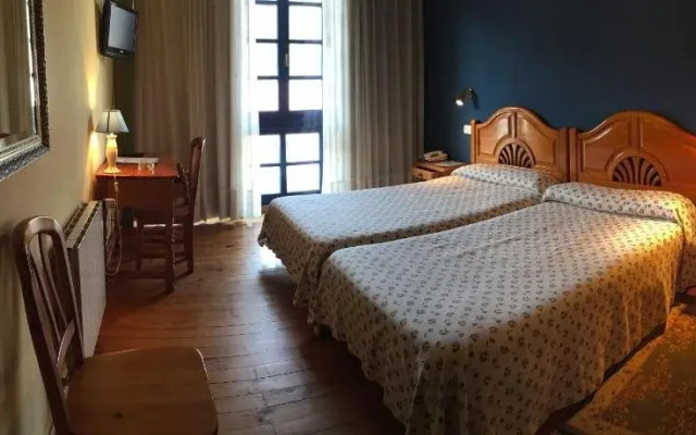 Hotel Cuevas Del Mar