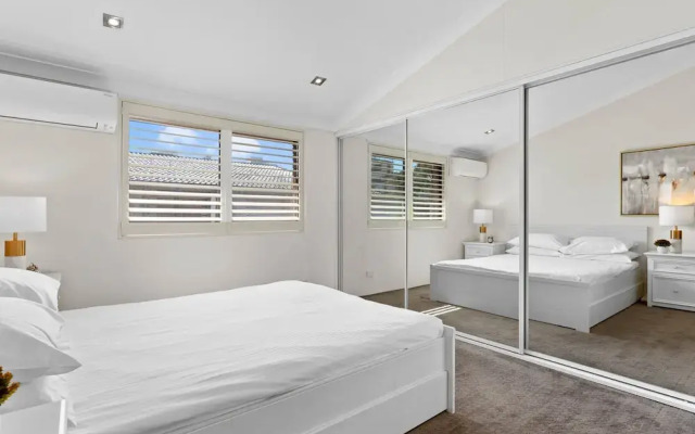 Elegantly Modern 2-bed In The Heart of Chippendale
