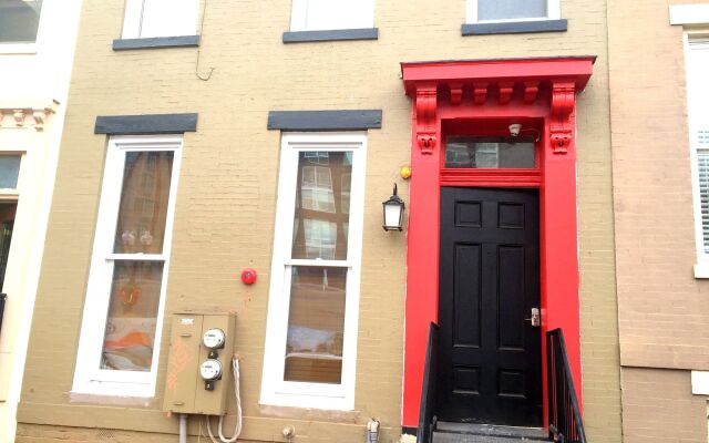Dc International Hostel Вашингтон вид на фасад