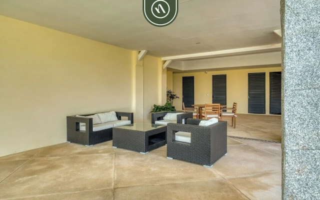 Luxury 4 BR Condo - Amazing Bay View - Pool