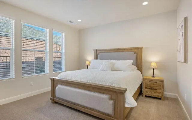 Holiday Hideaway 5 Bedroom Townhouse