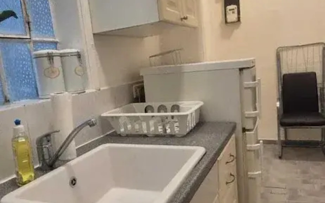 Charming 1BR Apt Near Central Vienna