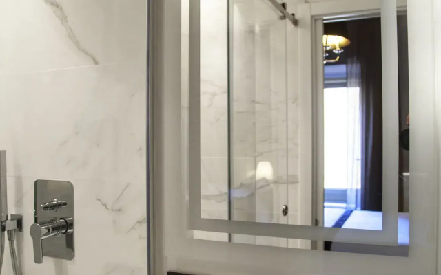 Отель The Independent Suites