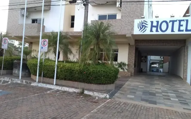 Victoria Plaza Hotel