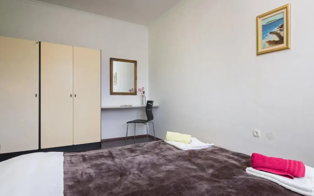 1 - Modern apt w big Garden & Terrace w. sea View