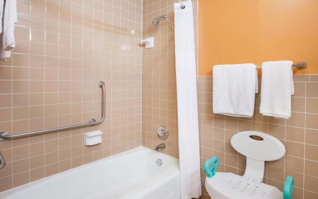 Days Inn by Wyndham Alma