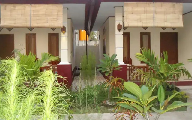 Sudis Cottages