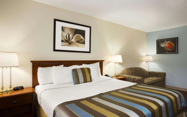 Days Inn by Wyndham Middletown
