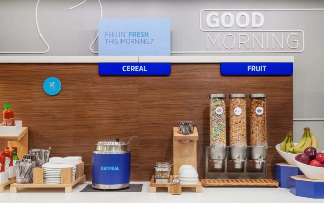 Holiday Inn Express Hotel & Suites Brownfield by IHG