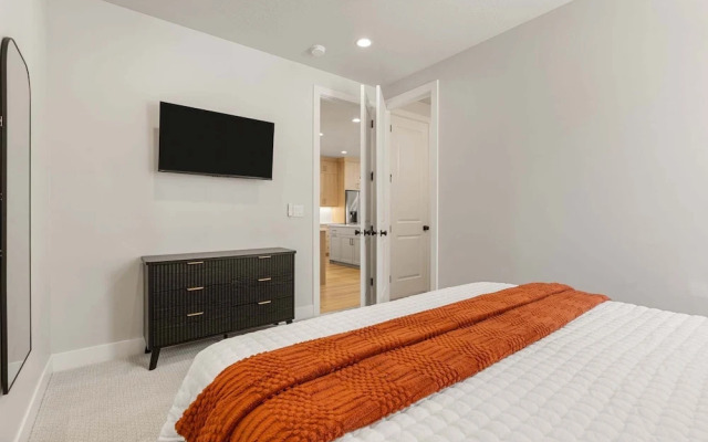 Vacation Mode 5 Bedroom Townhouse