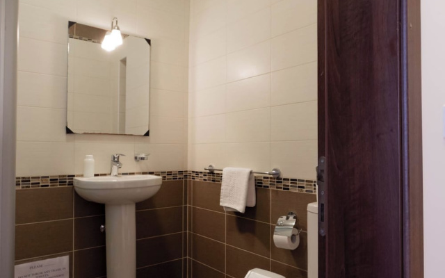 Tranquil 2 Bedroom Cityscape Apartments