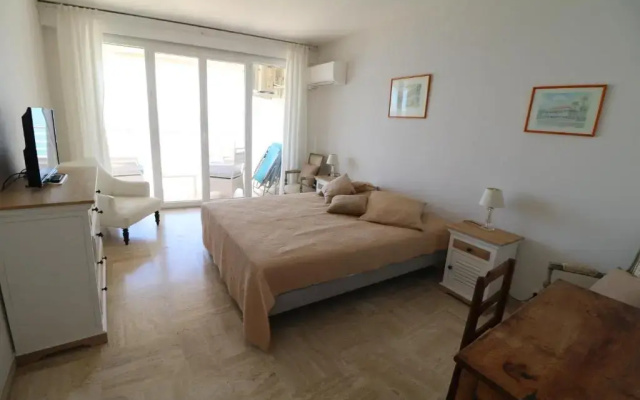 Amazing Sea View 2 Bedroom Front of the Beach 303