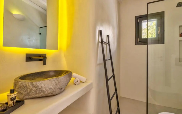 Mykonian Mews Luxury Suites