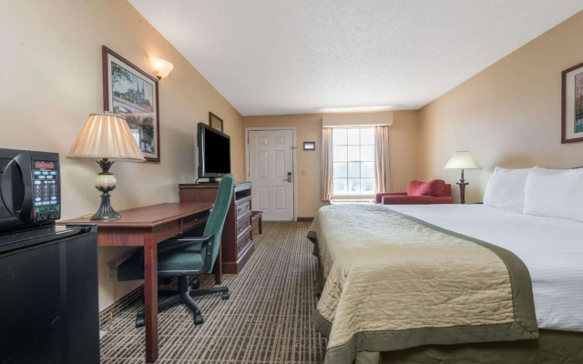 Baymont Inn and Suites - Greenville/I-65
