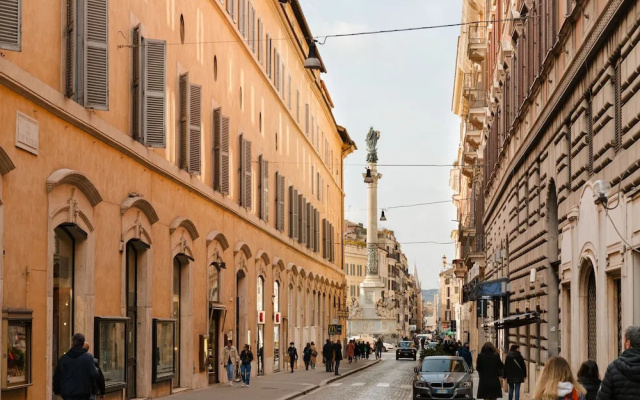The Couper Piazza di Spagna