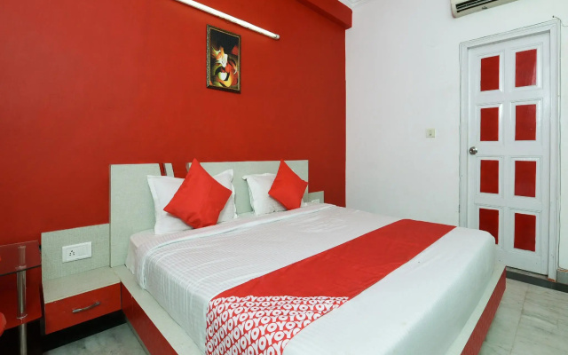 OYO 16687 Hotel Crystal Leaf