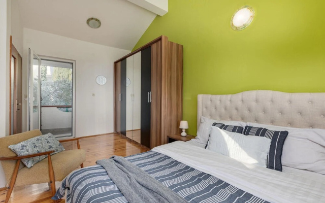 Nice Home in Pinezici With Wifi and 4 Bedrooms