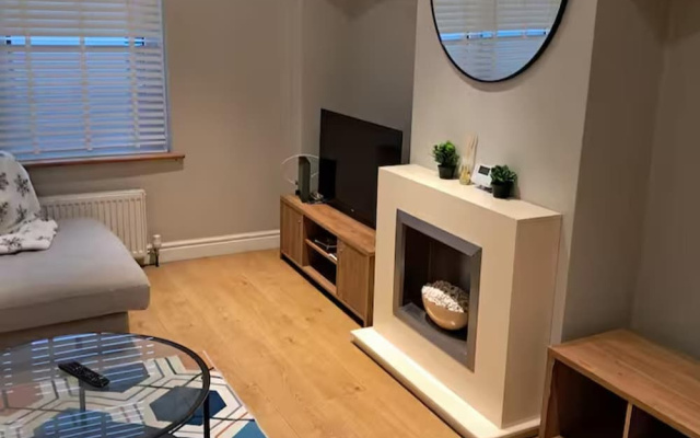 Parking - Garden - Wifi - Sleeps 4